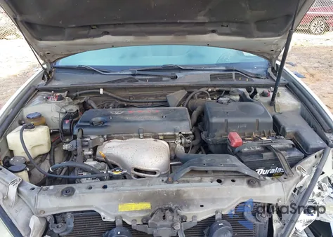 2002 Toyota Camry Le z USA, uszkodzony, nr VIN 4T1BE32K52U527663